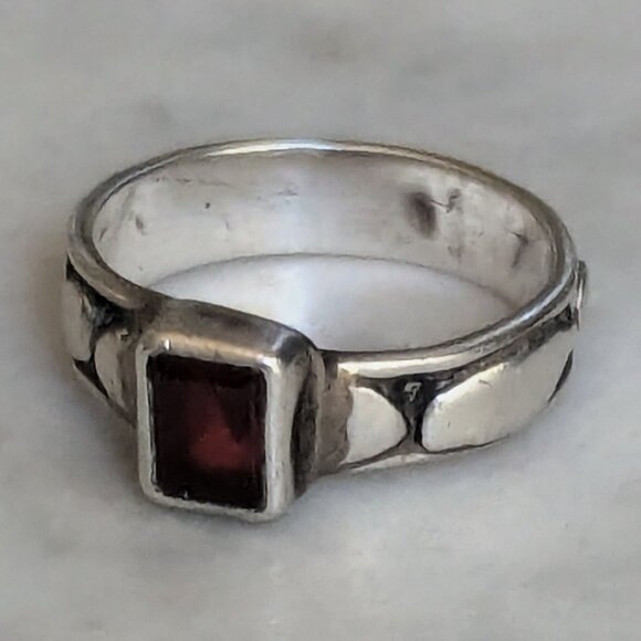 Vintage Sterling Silver Garnet Ring Raised 3D Multidimensional Band Boho Artisan - Picture 9 of 9